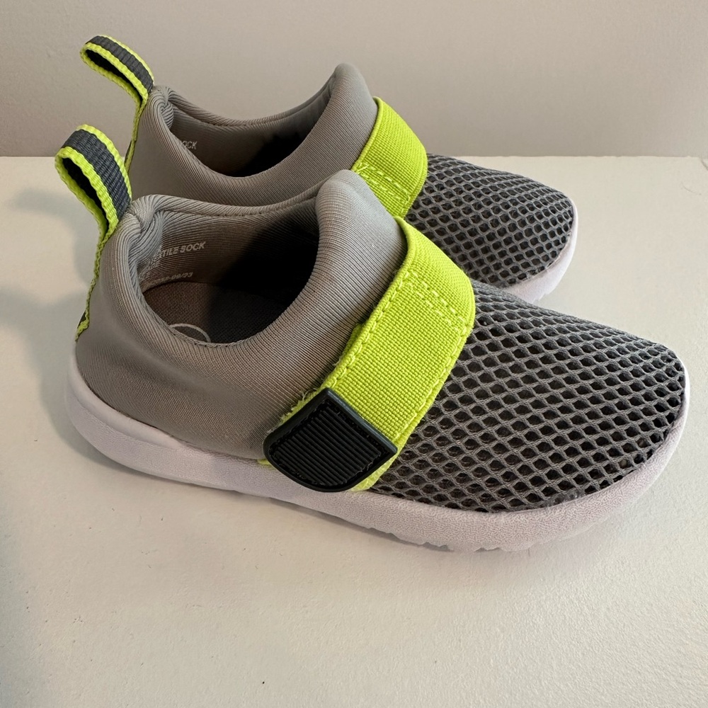 Cat & Jack - Mesh Water Shoes with Velcro Shoes